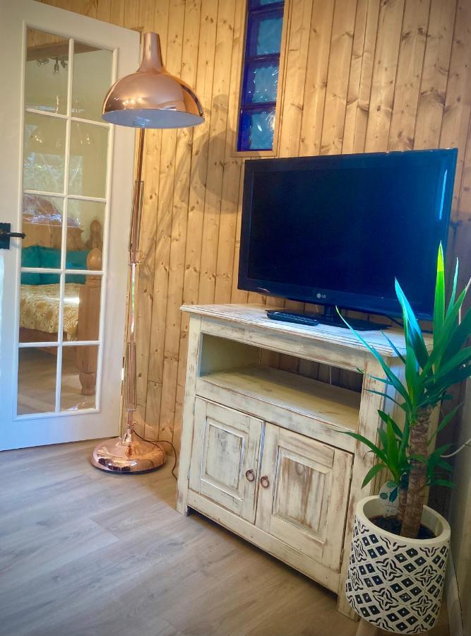 Aqua Shack At Pure Shores Retreats Lägenhet New Quay Exteriör bild