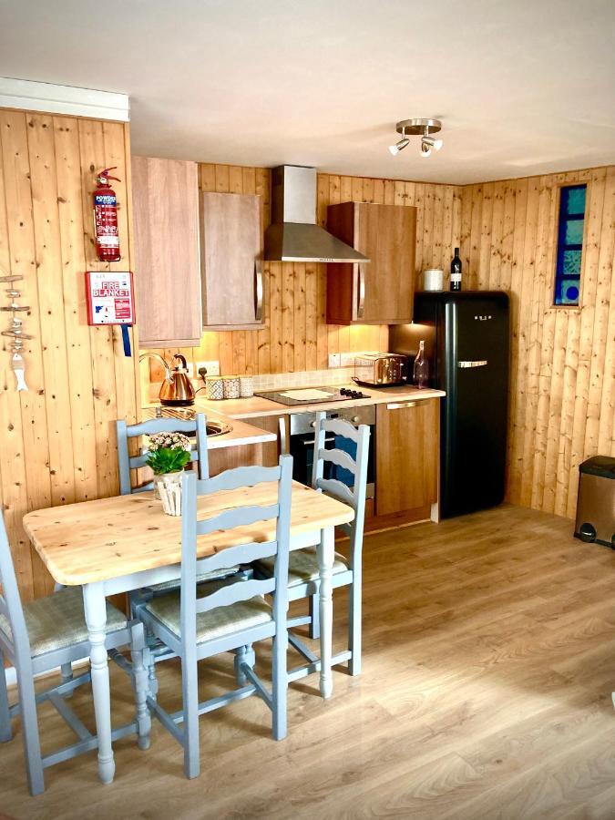 Aqua Shack At Pure Shores Retreats Lägenhet New Quay Exteriör bild